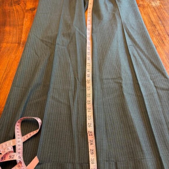 Club Monaco Suit | Grey and blue pinstripe suit | Blazer Size 2 | Pants Size 4 - Picture 10 of 16